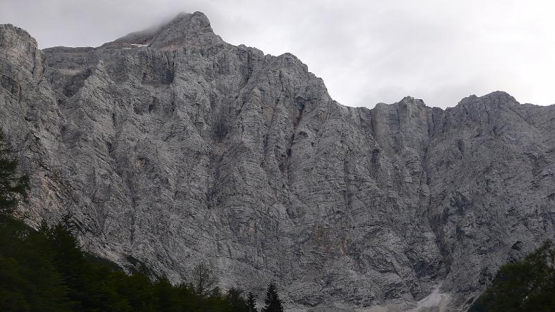 34-p1060553-Triglav+E_fal_szembol.jpg